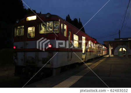 Banetsu West Line Kiha 47 (Tsuga Station) 62483032