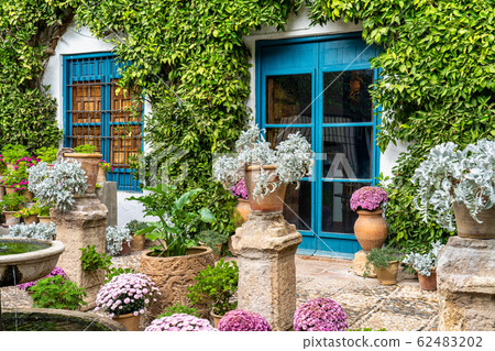 Courtyard garden of Viana Palace in Cordoba, Andalusia, Spain. 62483202
