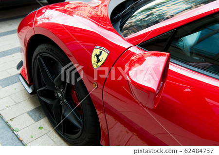 Supercar Lamborghini Huracan LP 610-4 black color 62484737