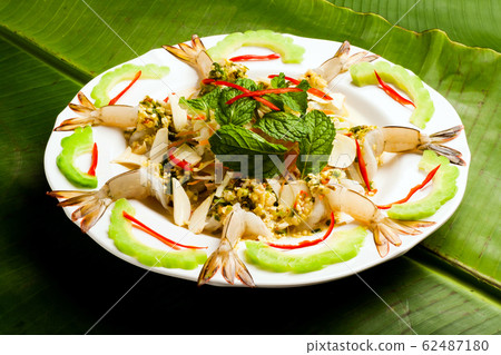 Spicy salad shrimp in fish sauce, spicy sauce Thai Spicy salad shrimp in fish sauce, spicy sauce Thai 62487180