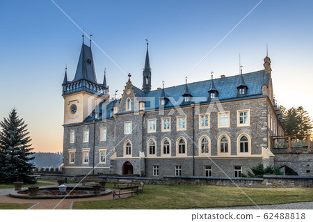 Zruc nad Sazavou, Czech Republic - A beautiful Gothic castle in Zruc nad Sazavou in winter. Central Bohemia region of the Czechia. 62488818