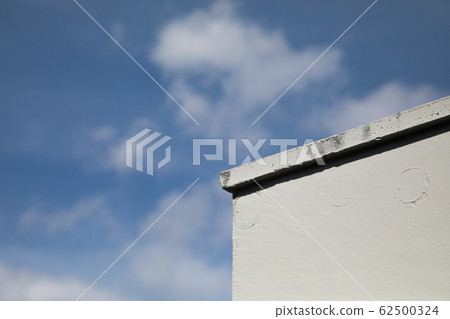 白色牆壁藍天 62500324