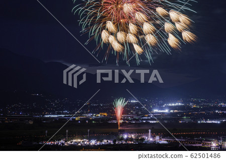 (Yamanashi Prefecture) Shinmei Fireworks 62501486