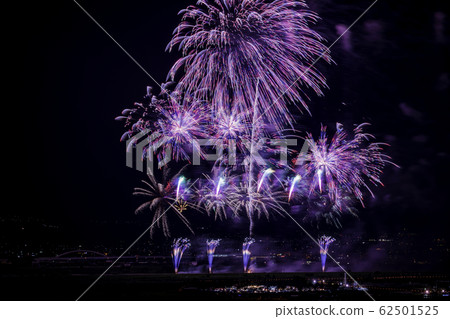 (Yamanashi Prefecture) Shinmei Fireworks (Yamanashi Prefecture) Shinmei Fireworks 62501525