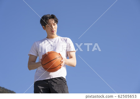 Sports men lively 62505653