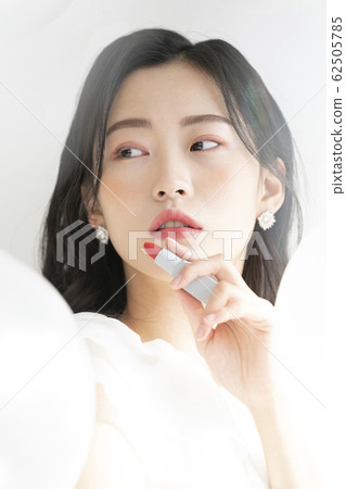 Beauty woman makeup Beauty woman makeup 62505785