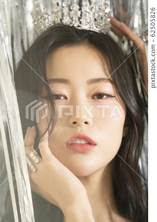Beauty woman anniversary Beauty woman anniversary 62505826