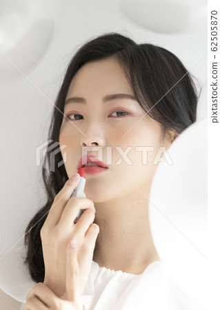 Beauty woman makeup 62505870