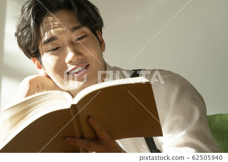 室內的商人 室內的商人 62505940