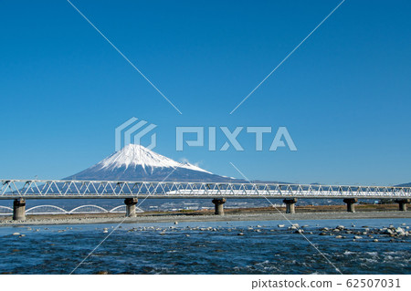 Fuji and the bullet train 62507031