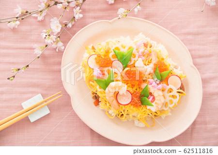chirashi sushi  chirashi sushi  62511816