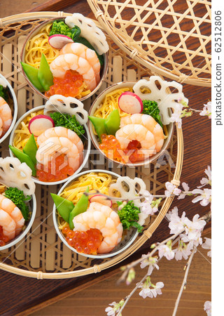 杯Chirashi壽司 62512806