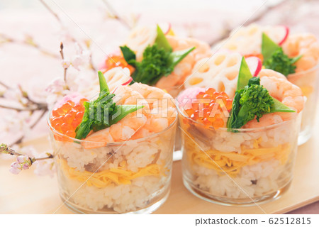 Cup Chirashi Sushi 62512815