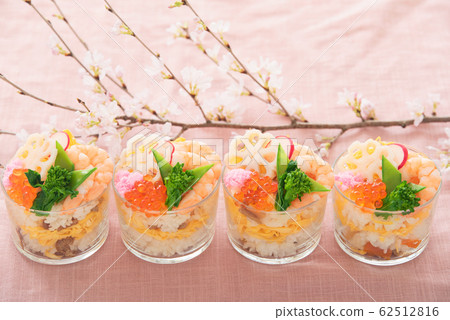 Cup Chirashi Sushi 62512816