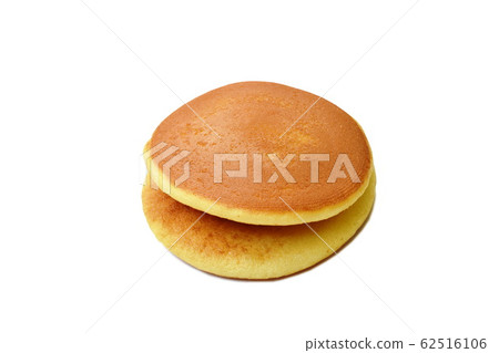 Dorayaki Japanese pancake stuffed sweet mashed bean on white background 62516106