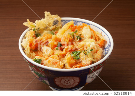 Seafood fried rice-bowl 62518914