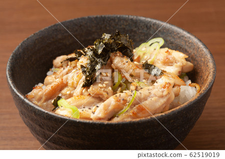 Rice noodles salted grilled rice bowl 62519019