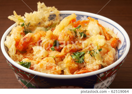 Seafood fried rice-bowl 62519064