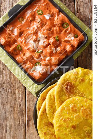 Indian tofu butter Paneer served with roti bread Indian tofu butter Paneer served with roti bread 62519164