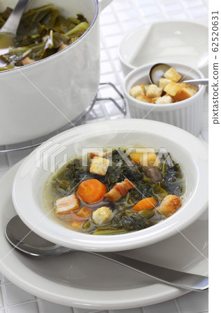 Potlike soup 62520631