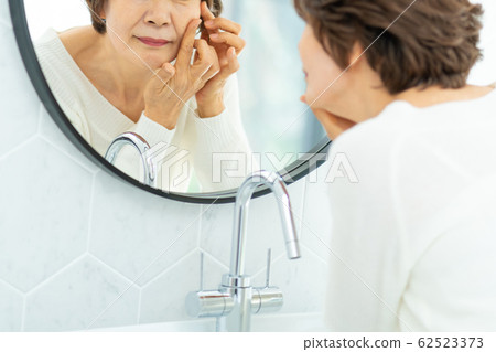 Senior, woman, lady Senior, woman, lady 62523373