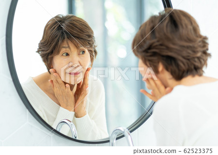 Senior, woman, lady Senior, woman, lady 62523375