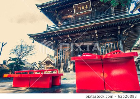 吉祥寺德古寺：在安zu野市穗高的大門和尼奧木log 62526888