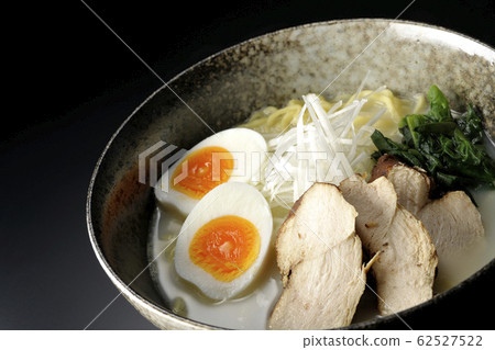 Chicken white ramen 62527522