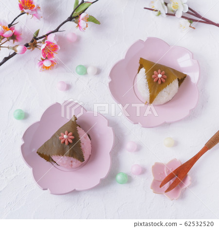 可愛的櫻桃三文魚與兩種顏色 可愛的櫻桃三文魚與兩種顏色 62532520
