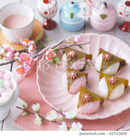 Hina Matsuri cute sakura mochi Hina Matsuri cute sakura mochi 62532600