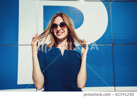 Funny smiling woman Funny smiling woman 62541298