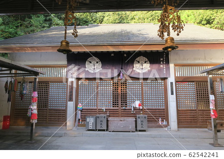 [四國88寺]沐浴著朝陽的第68號陣經院香川縣觀音寺市 62542241