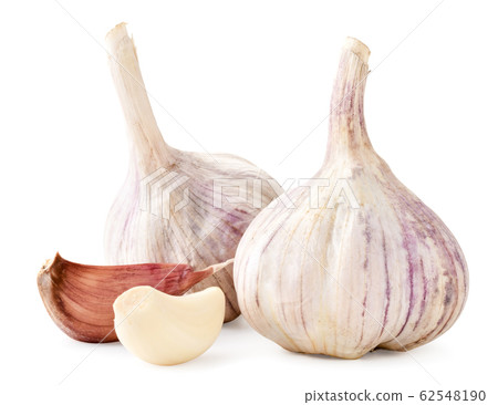 Heads of garlic unpeeled and peeled a clove Heads of garlic unpeeled and peeled a clove 62548190