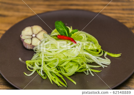 Fresh and healthy vegetable salad Fresh and healthy vegetable salad 62548889