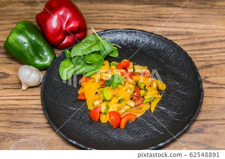 Fresh and healthy vegetable salad Fresh and healthy vegetable salad 62548891