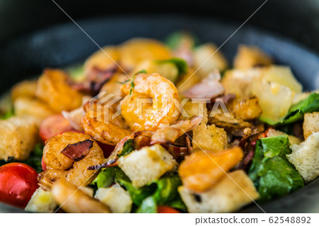 Fresh and healthy vegetable salad with meat Fresh and healthy vegetable salad with meat 62548892