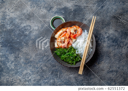 Shirataki noodles, shrimps and seaweed chuka bowl. Healthy low carbs, low calories lanch 62551372