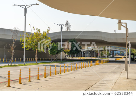 台中市蘇州柳貿易園台中中央公園，台灣第二大公園台中 62558344