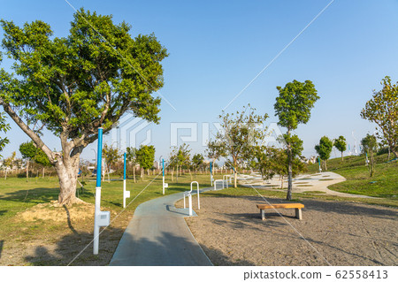 台中市蘇州柳貿易園台中中央公園，台灣第二大公園台中 62558413