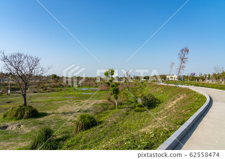 台中市蘇州柳貿易園台中中央公園，台灣第二大公園台中 62558474
