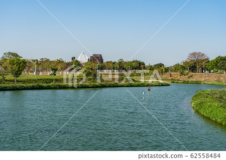 台中市蘇州柳貿易園台中中央公園，台灣第二大公園台中 62558484