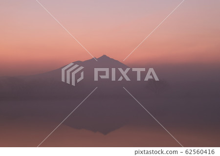 筑波山的晨光 62560416