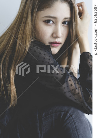 Woman     62562687