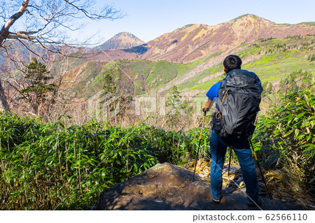 Autumn Hiuchiyama mountain climbing (view of Hiuchiyama and Yakeyama from mountain trail) Autumn Hiuchiyama mountain climbing (view of Hiuchiyama and Yakeyama from mountain trail) 62566110