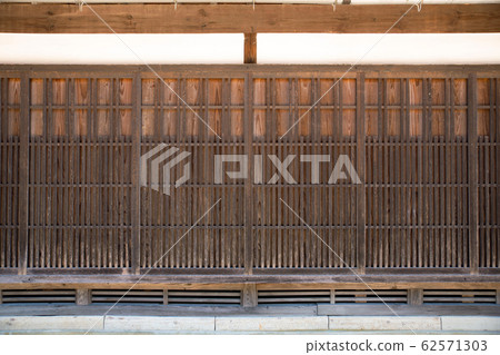 Storm door 62571303