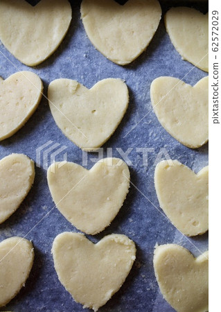 未烘焙的米粉切塊餅乾－無麩質食品 62572029