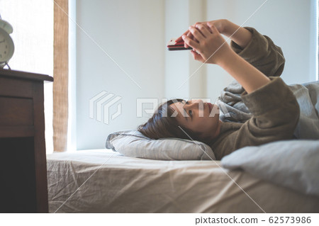 Woman portrait 62573986