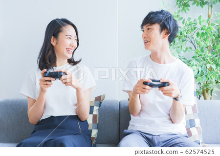 Games, e-sports, genders, couples, lovers, gamers, cohabitation, lifestyle 62574525