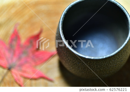 Living with pottery 62576221