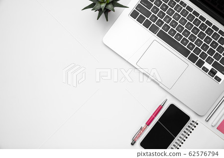 Flat lay, mock-up. Feminine home office workspace, copyspace Flat lay, mock-up. Feminine home office workspace, copyspace 62576794